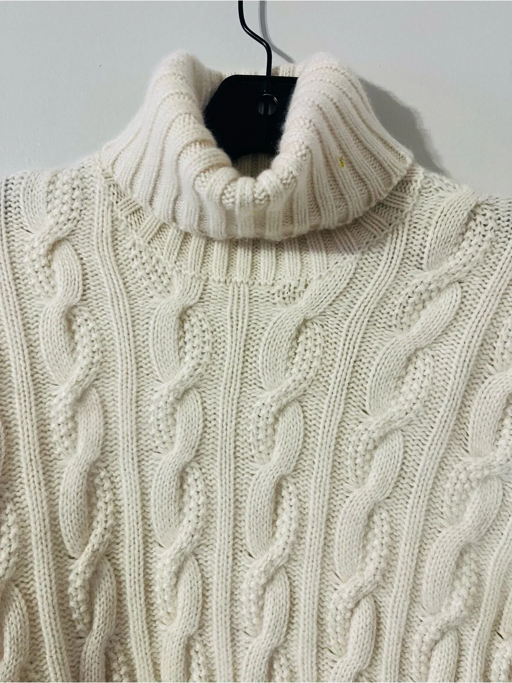 Neiman Marcus Exclusive 100% Cashmere Knit Sweater Size S